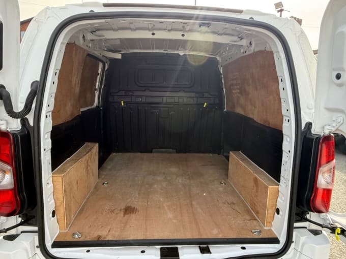 2025 Vauxhall Combo