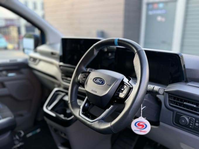 2025 Ford Transit Custom