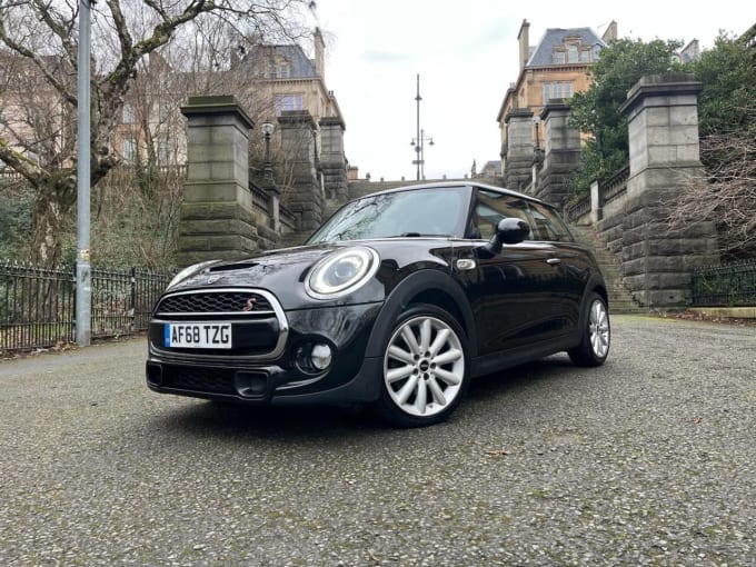 2025 Mini Hatch