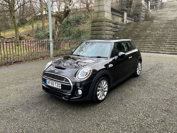 2025 Mini Hatch
