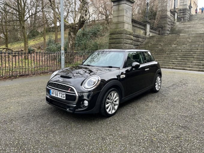 2025 Mini Hatch