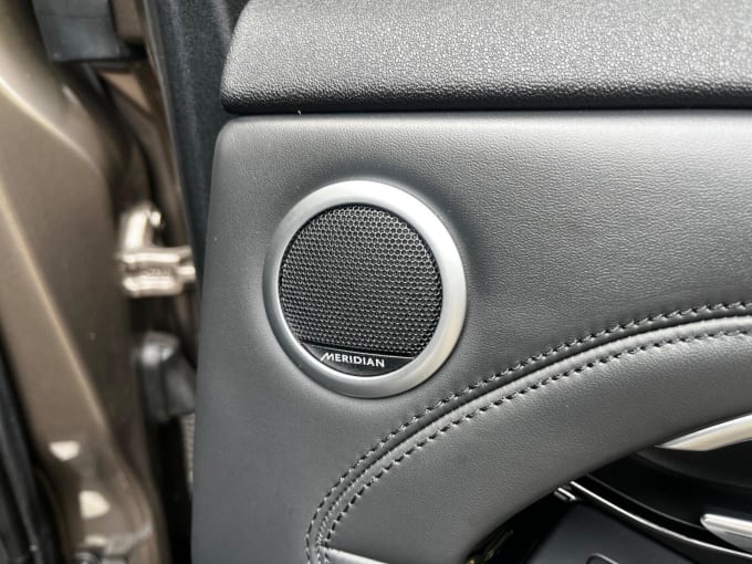2025 Land Rover Range Rover Evoque
