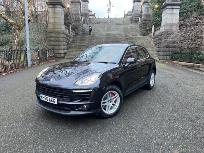 2025 Porsche Macan