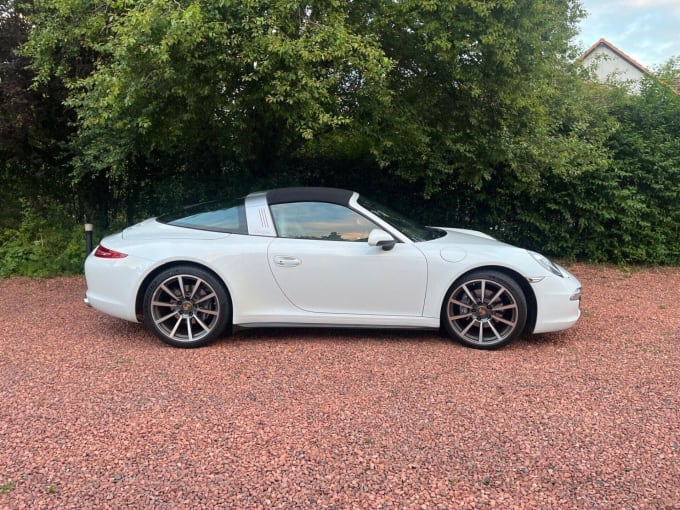 2025 Porsche 911
