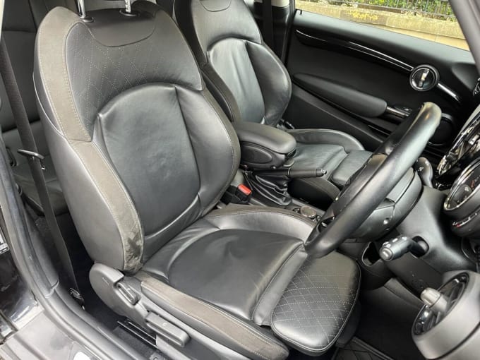 2025 Mini Hatch