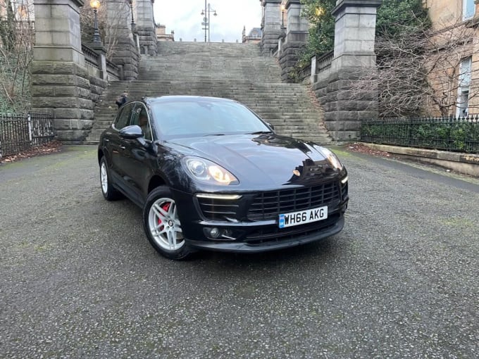 2025 Porsche Macan