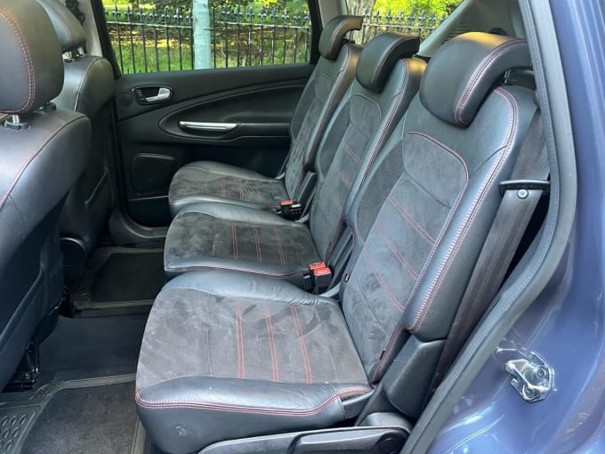 2025 Ford S-max