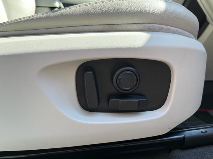 2025 Land Rover Discovery Sport
