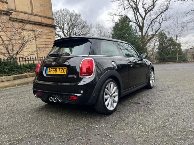 2025 Mini Hatch