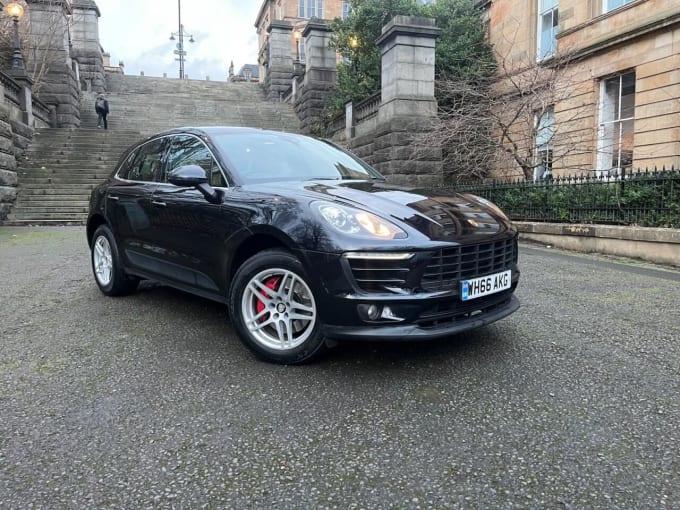 2025 Porsche Macan