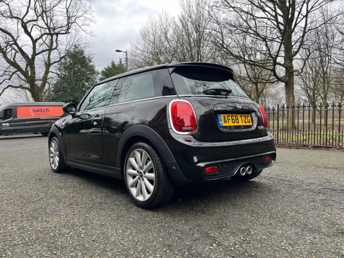 2025 Mini Hatch