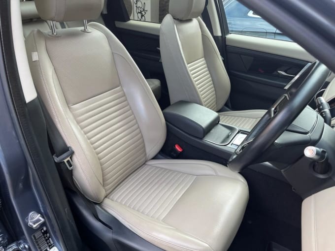 2025 Land Rover Discovery Sport