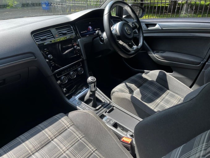2025 Volkswagen Golf