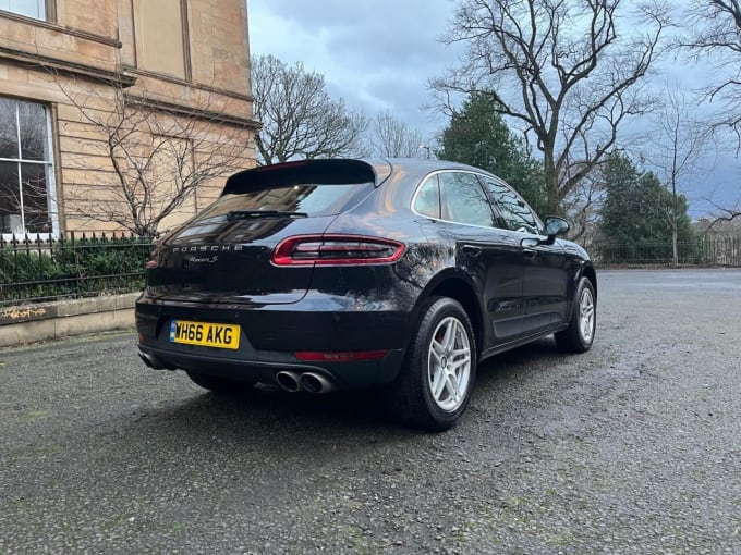 2025 Porsche Macan