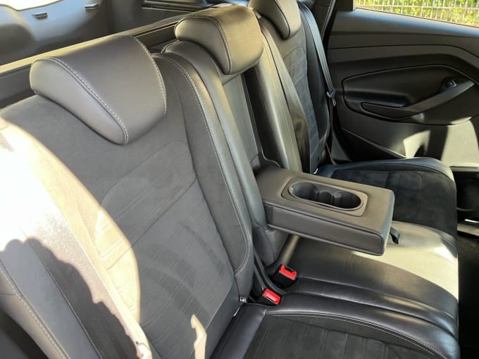 2025 Ford Kuga