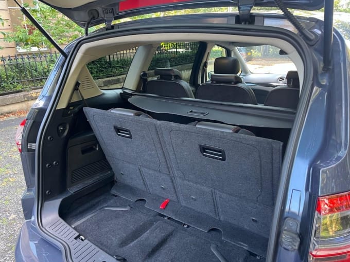 2025 Ford S-max