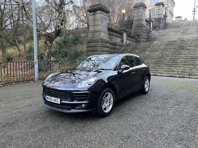2025 Porsche Macan
