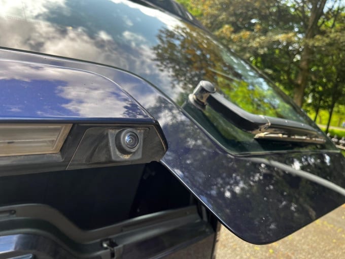 2025 Land Rover Discovery 4