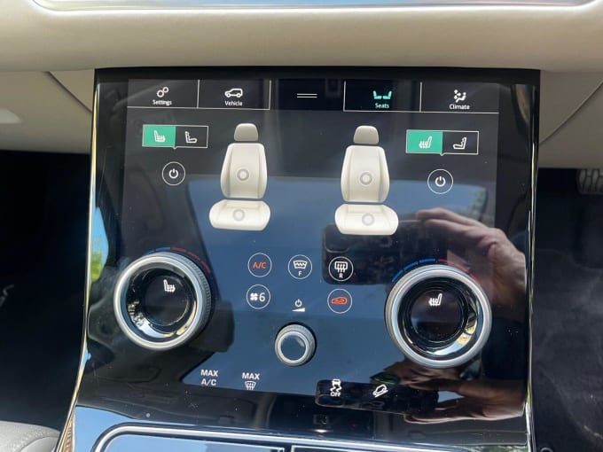 2025 Land Rover Range Rover Velar