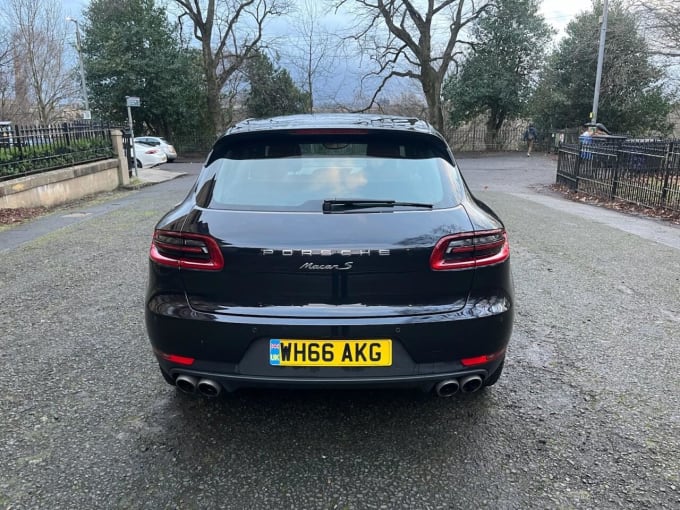 2025 Porsche Macan