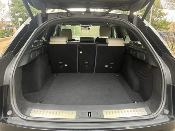 2025 Land Rover Range Rover Velar
