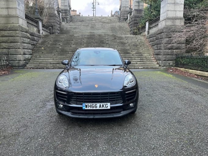 2025 Porsche Macan