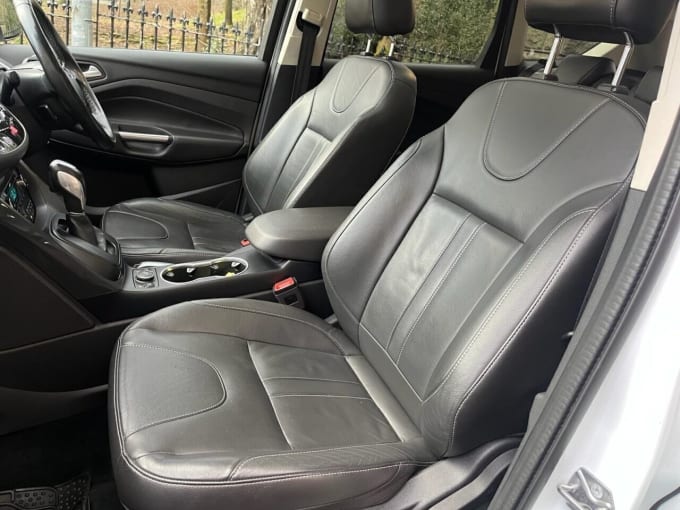 2025 Ford Kuga