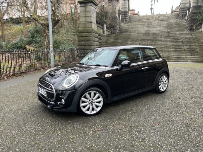 2025 Mini Hatch