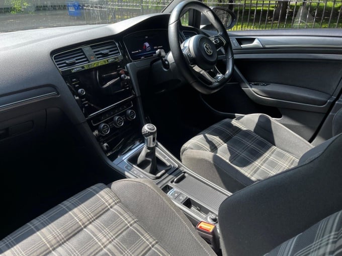 2025 Volkswagen Golf