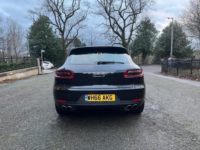 2025 Porsche Macan