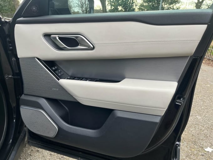 2025 Land Rover Range Rover Velar