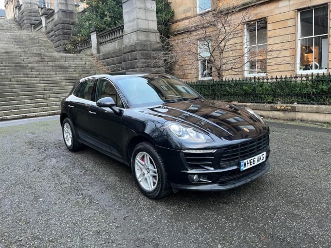 2025 Porsche Macan