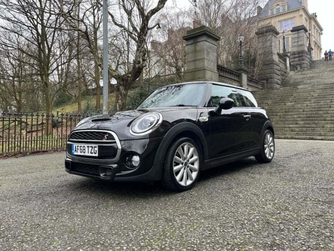 2025 Mini Hatch