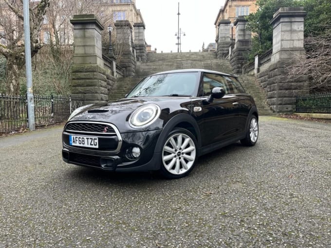 2025 Mini Hatch