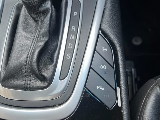 2025 Ford Edge