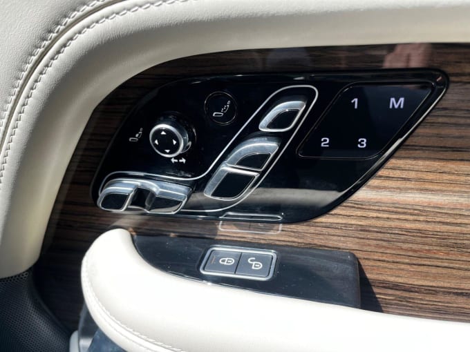 2025 Land Rover Range Rover
