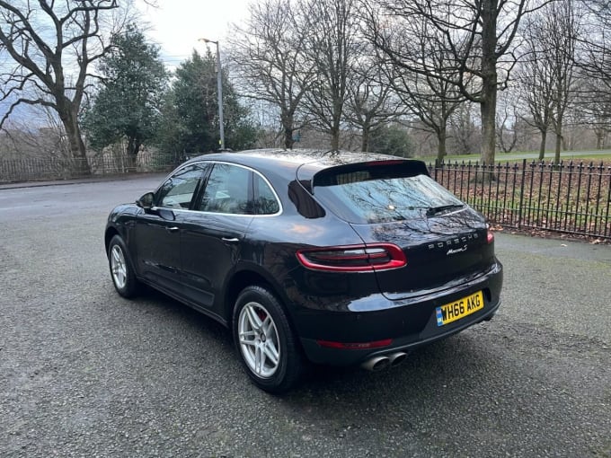 2025 Porsche Macan