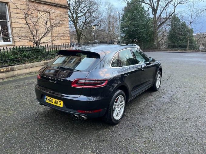 2025 Porsche Macan