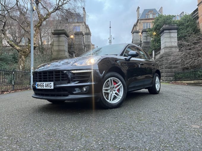 2025 Porsche Macan