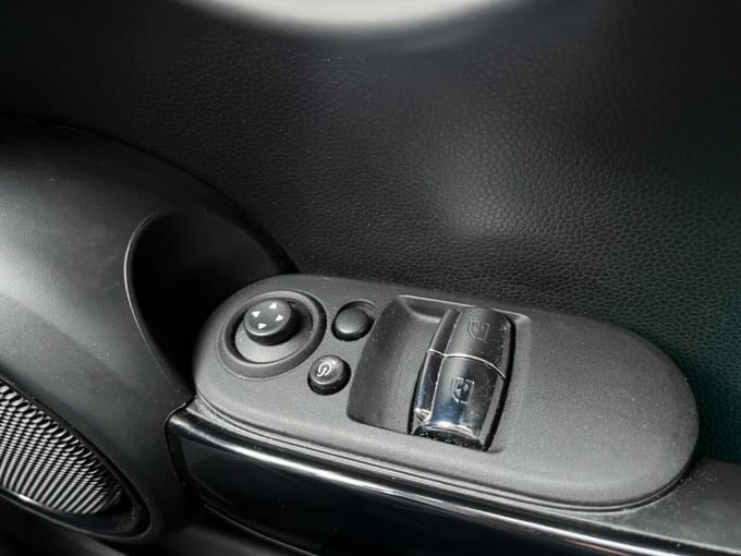 2025 Mini Hatch