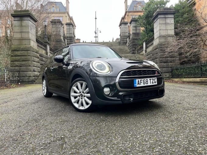 2025 Mini Hatch