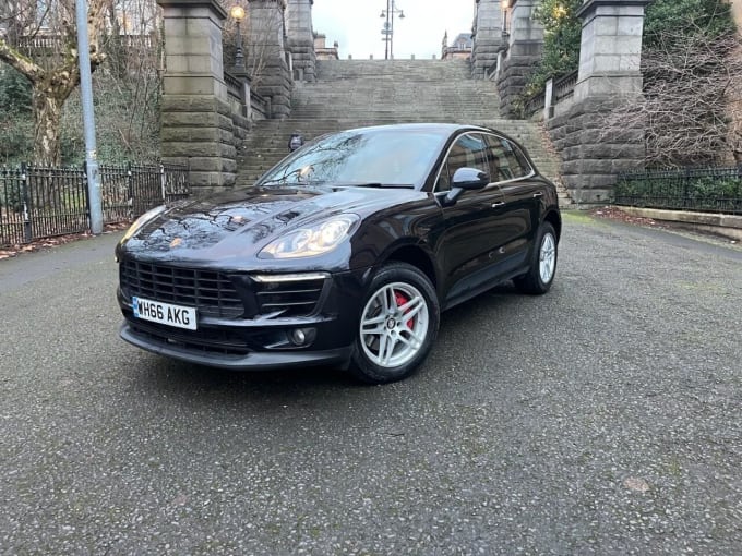 2025 Porsche Macan