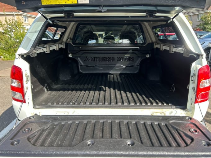 2025 Mitsubishi L200