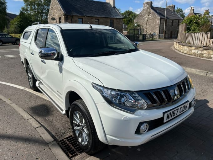 2025 Mitsubishi L200