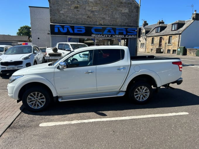 2025 Mitsubishi L200