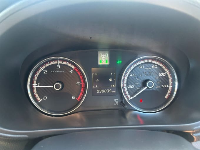 2025 Mitsubishi L200