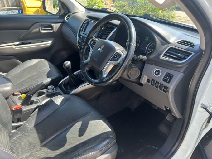 2025 Mitsubishi L200