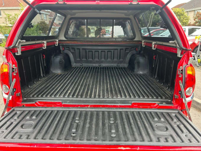 2025 Mitsubishi L200
