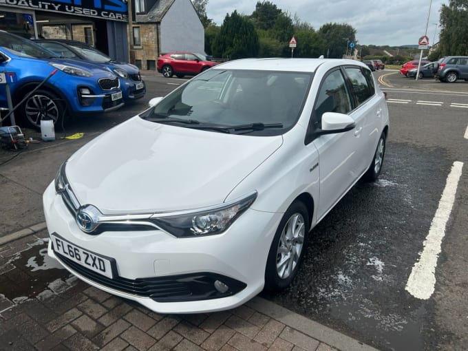 2025 Toyota Auris