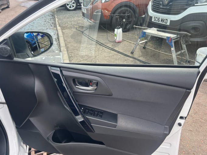 2025 Toyota Auris